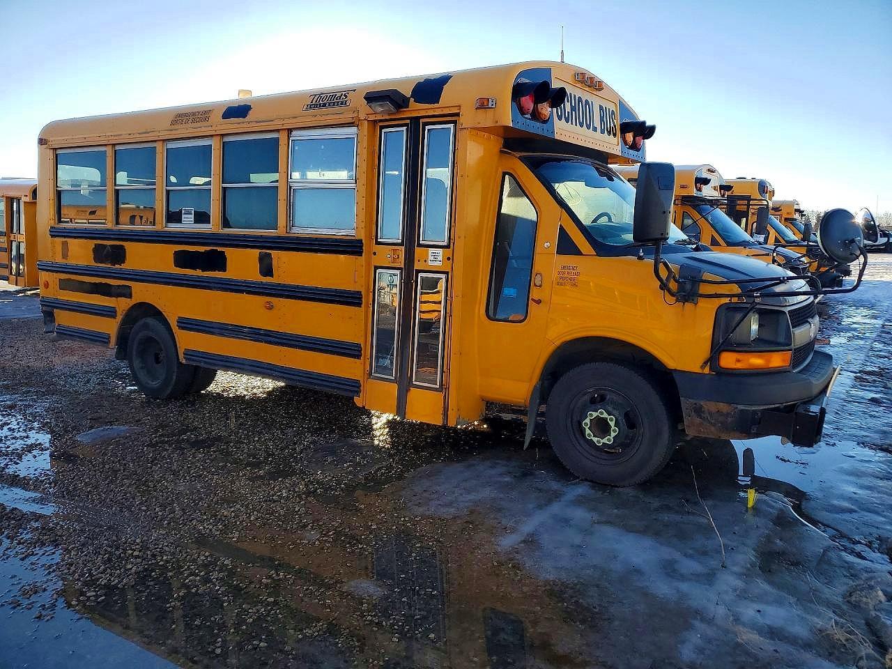 2010 Chev Express Cutaway G4500