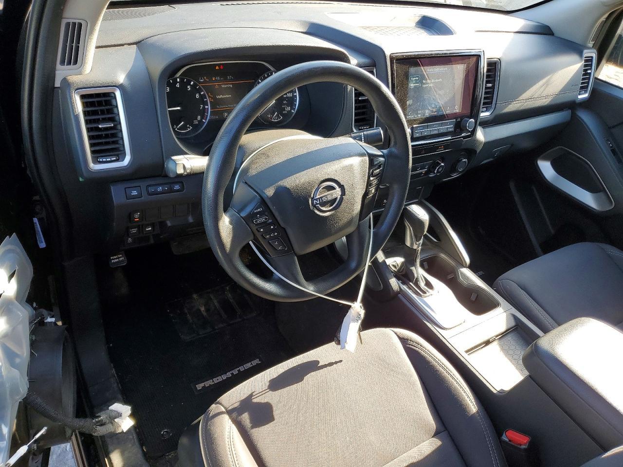 2022 Nissan Frontier SV