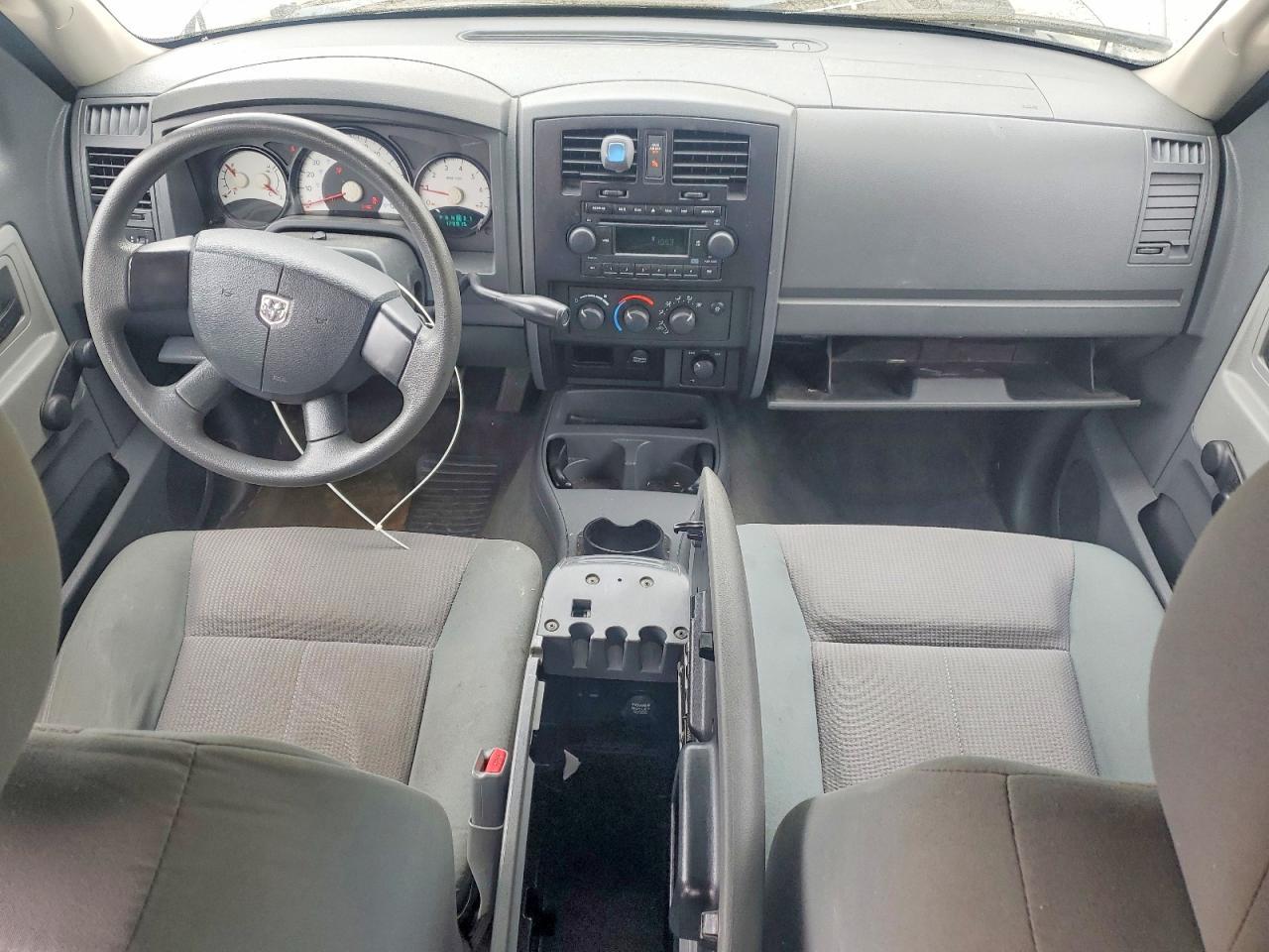 2005 Dodge Dakota Quattro