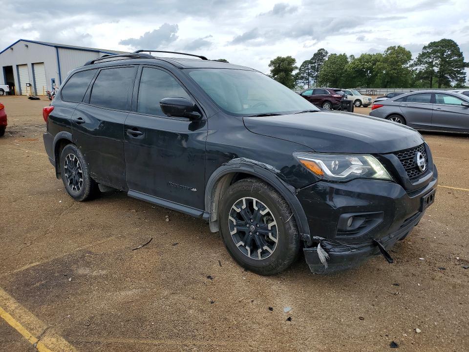 2019 Nissan Pathfinder sl