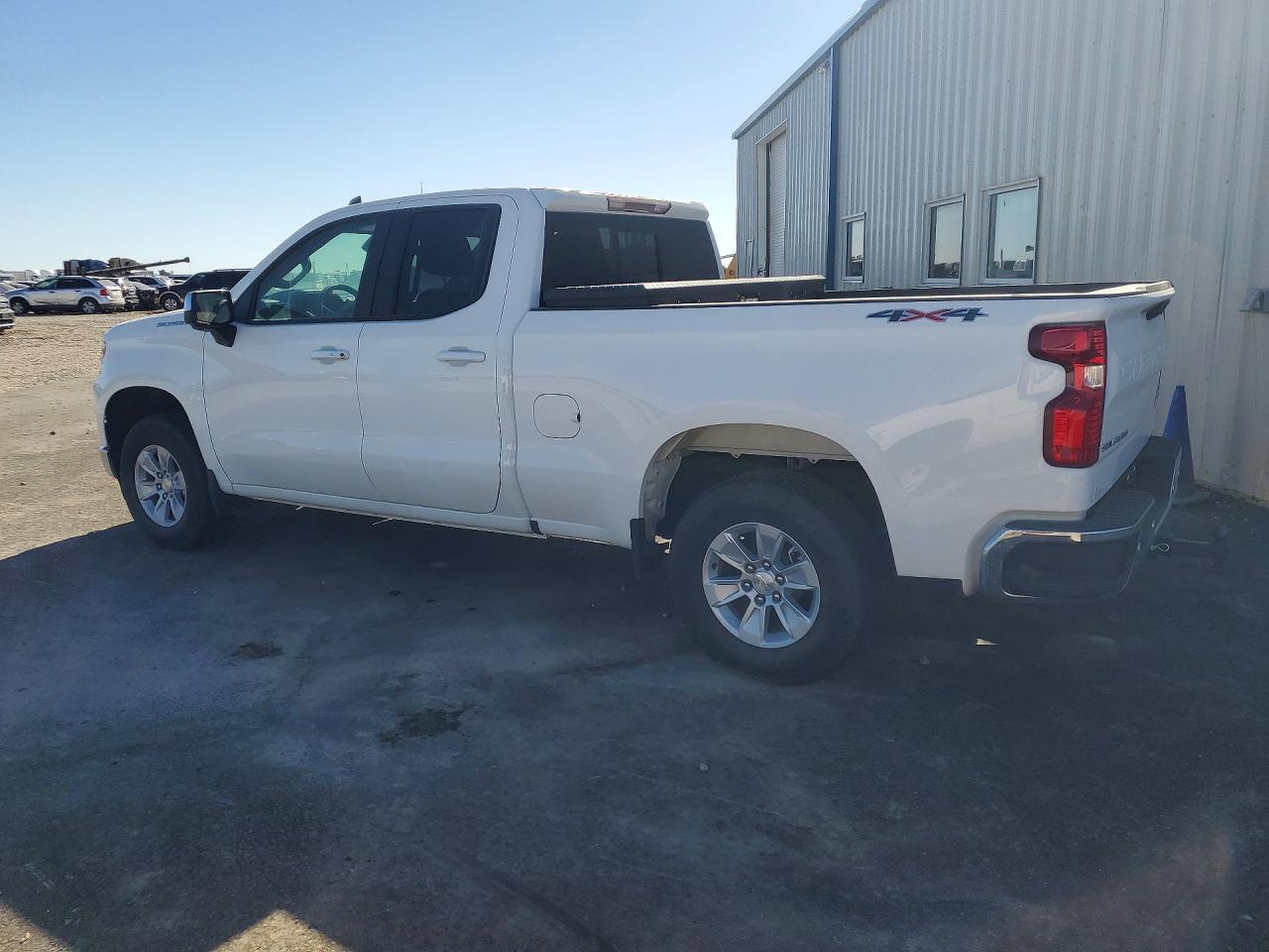 2025 Chevrolet Silverado K1500 LT