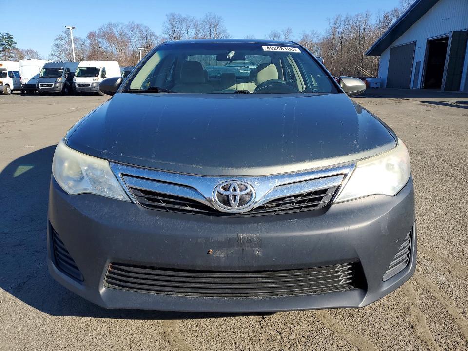 2014 Toyota Camry le