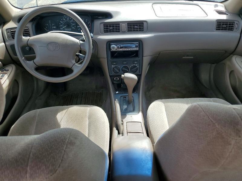 2000 Toyota Camry le