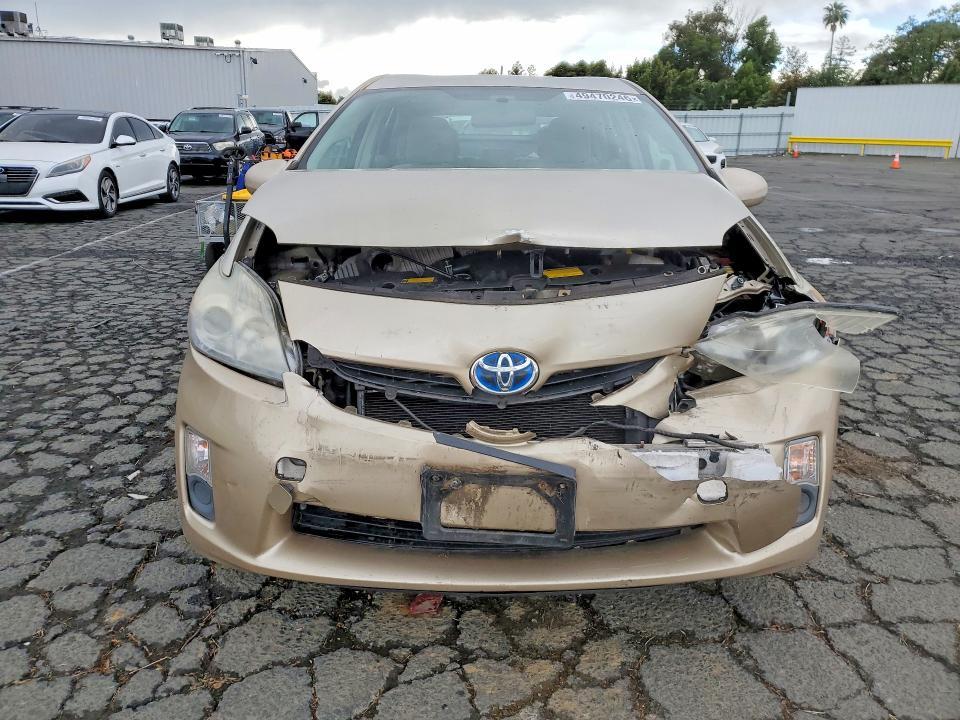 2010 Toyota Prius iii