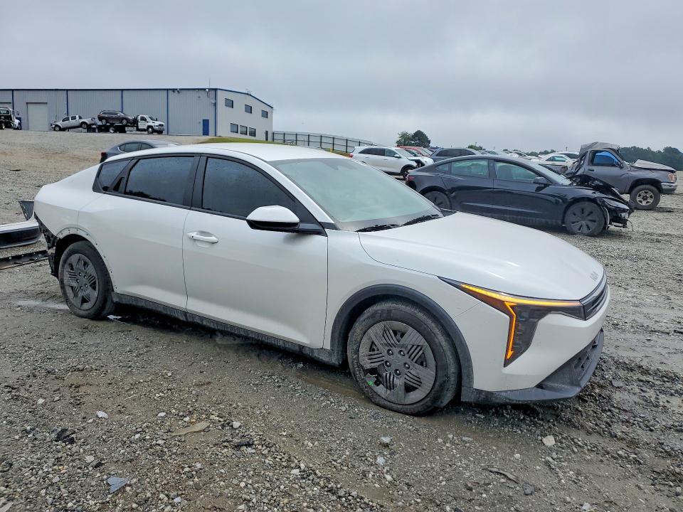 2025 KIA K4 lx