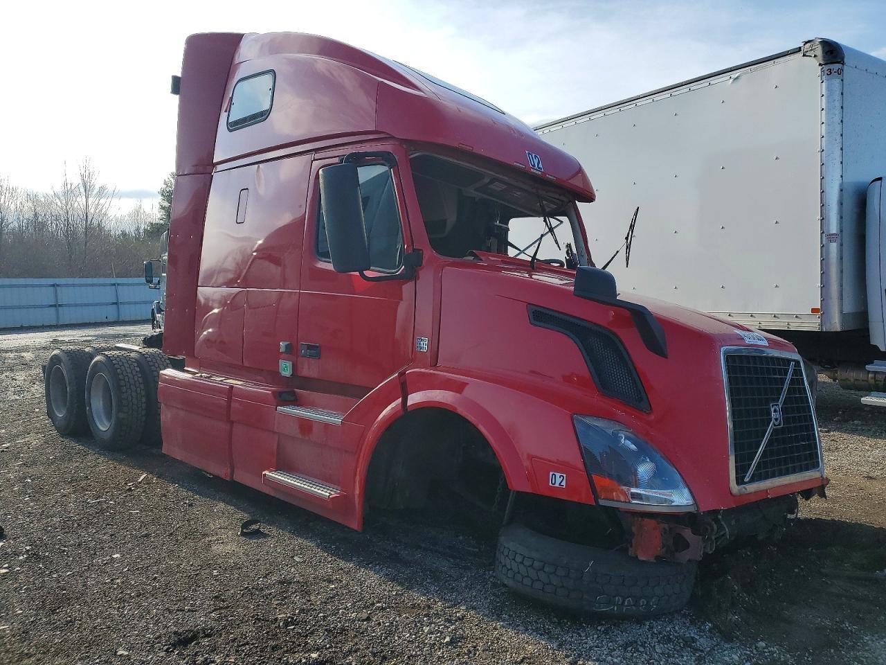 2015 Volv O VNL Semi Truck
