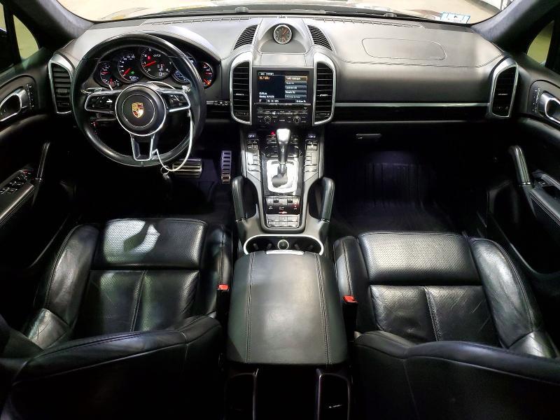 2016 Porsche Cayenne gts