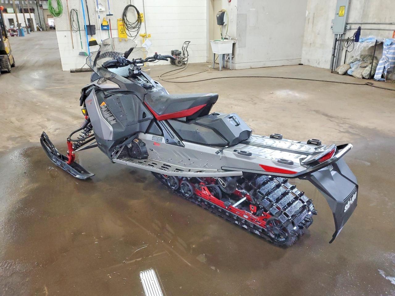 2023 Skidoo Renegade XRS