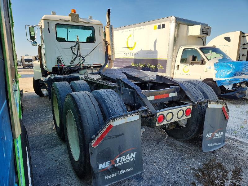 1999 Mack CH613 Semi Truck