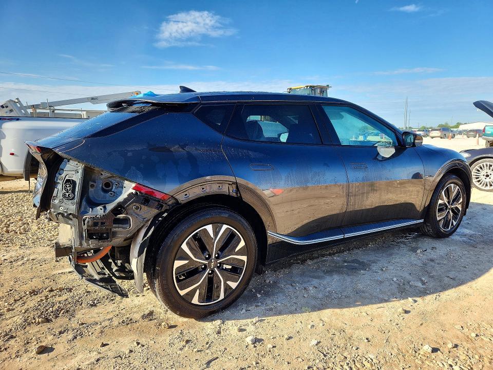 2024 KIA EV6 Wind