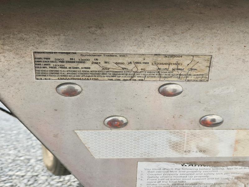 2004 Sundowner Horse Trailer