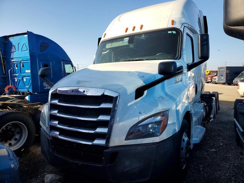 2020 Freigliner 2020 Freightliner Cascadia 126 Semi Truck