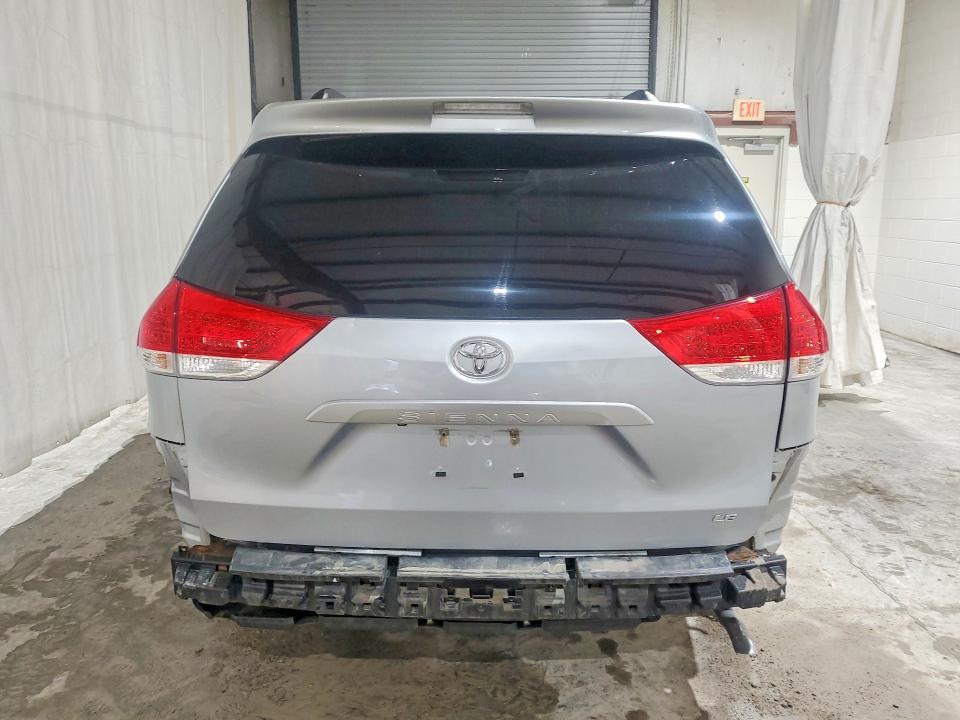 2014 Toyota Sienna le