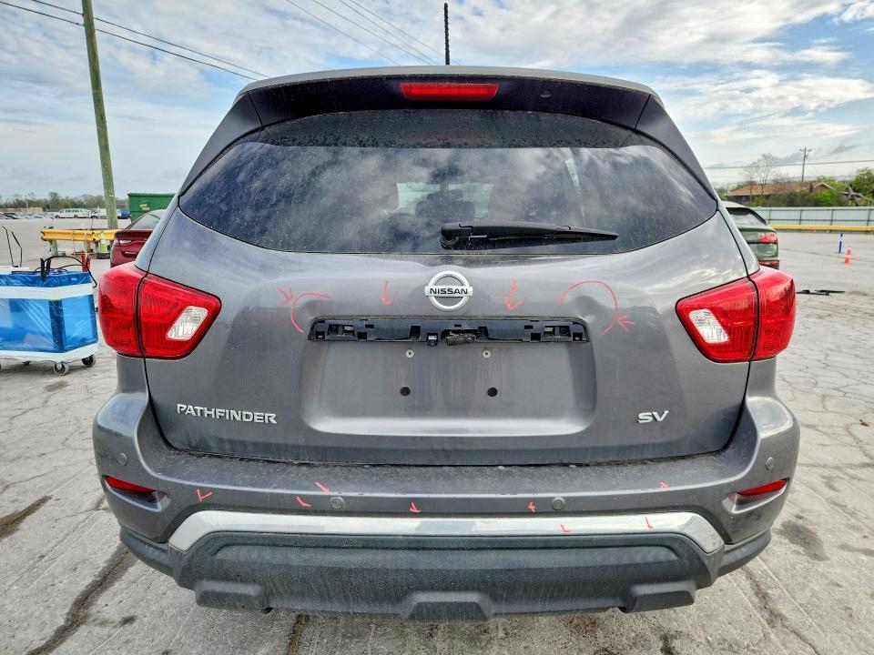 2018 Nissan Pathfinder sv