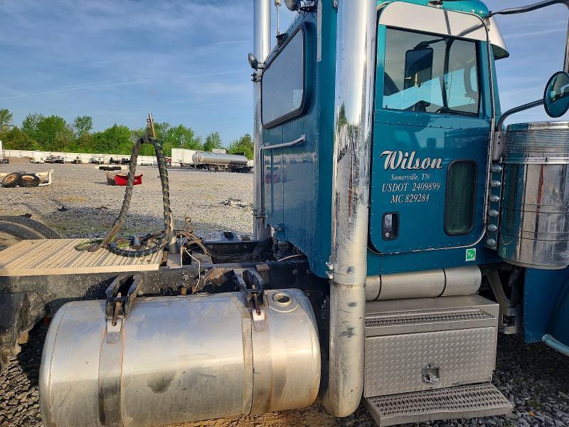 2010 Peterbilt 389 Semi Truck
