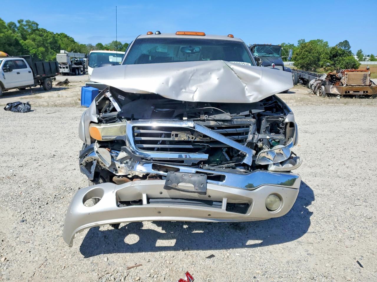 2005 GMC New Sierra K3500