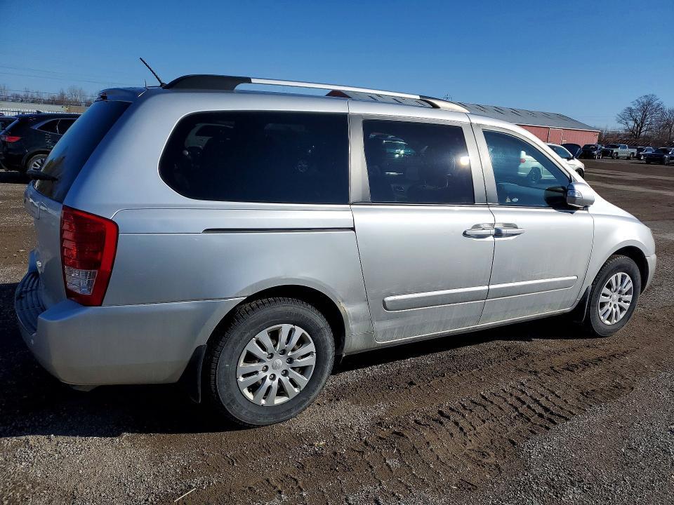2012 KIA Sedona lx