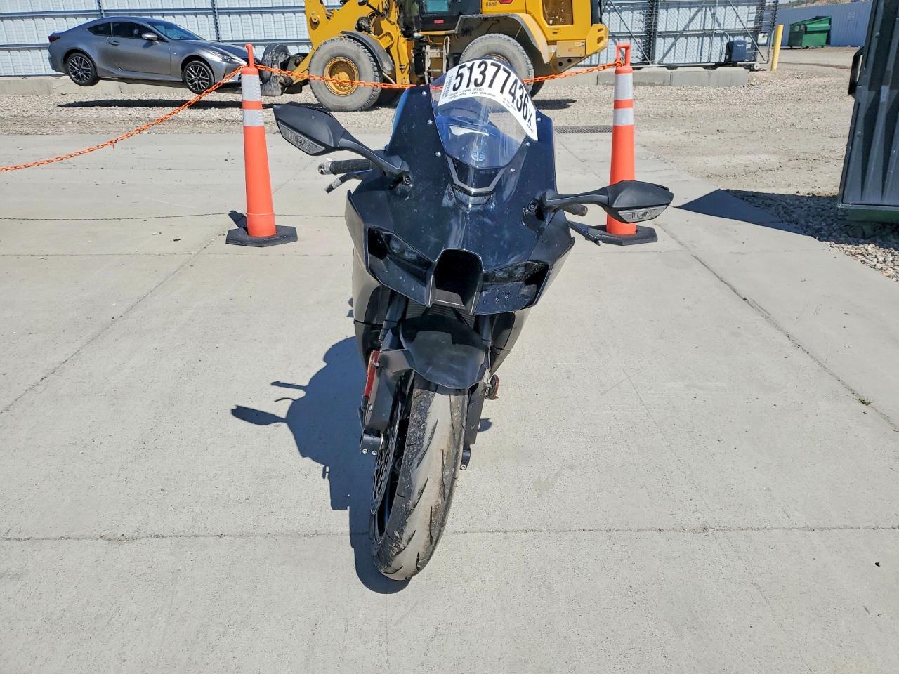 2025 Kawasaki ZX1002 L
