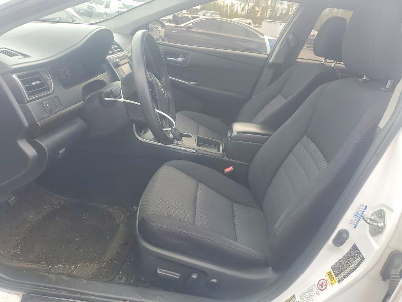 2015 Toyota Camry le
