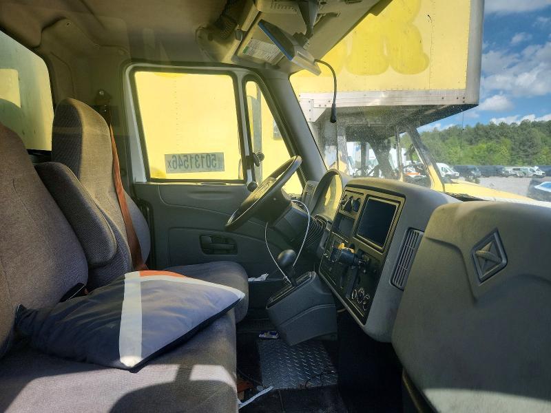 2018 International 4300 box Truck