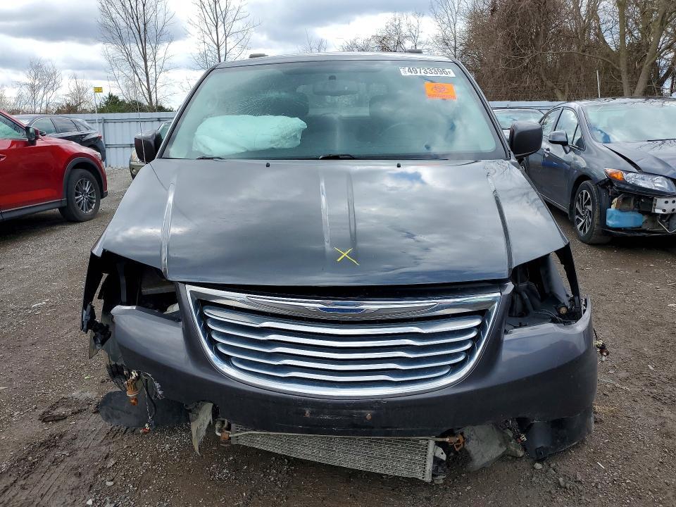 2016 Chrysler Town & Country Touring