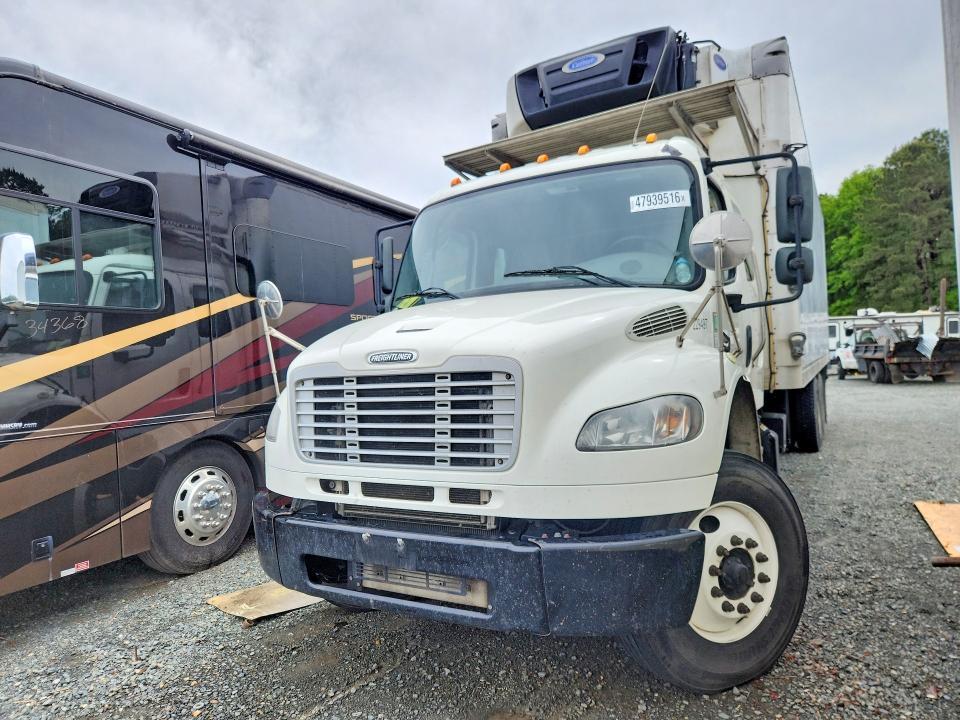 2019 Freigliner 2019 Freightliner Business Class M2 Refrigerated B