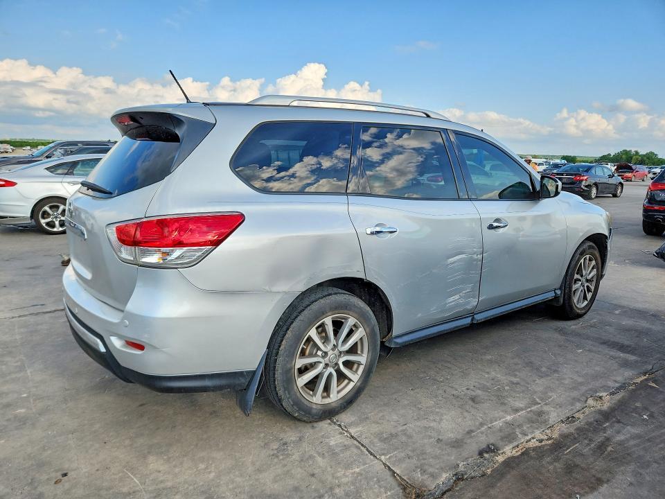 2015 Nissan Pathfinder sv