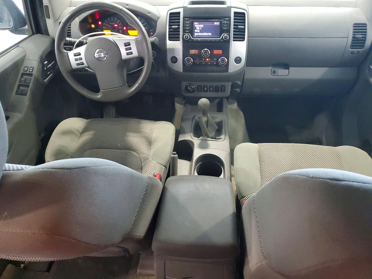 2016 Nissan Frontier SV