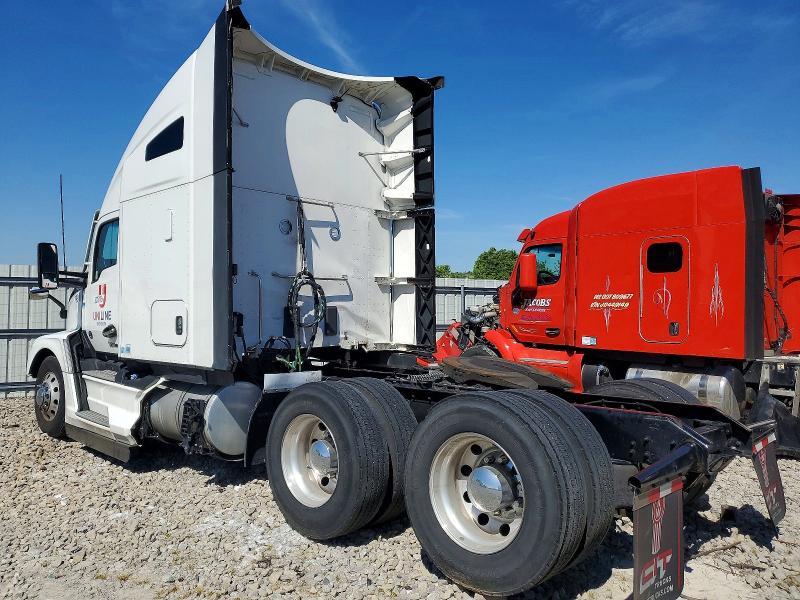 2025 Kenworth T680 Semi Truck