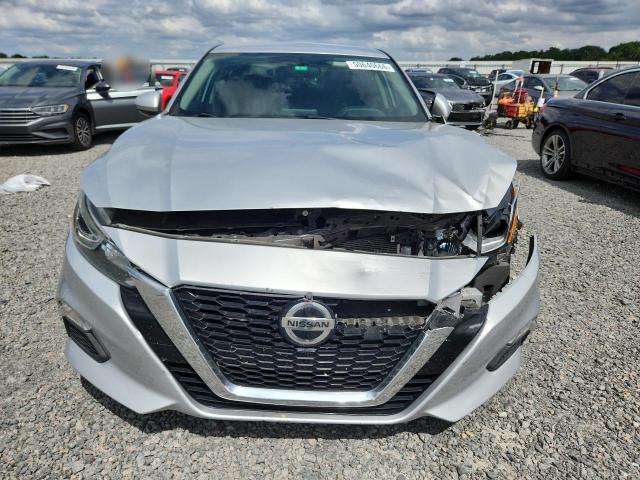 2019 Nissan Altima s