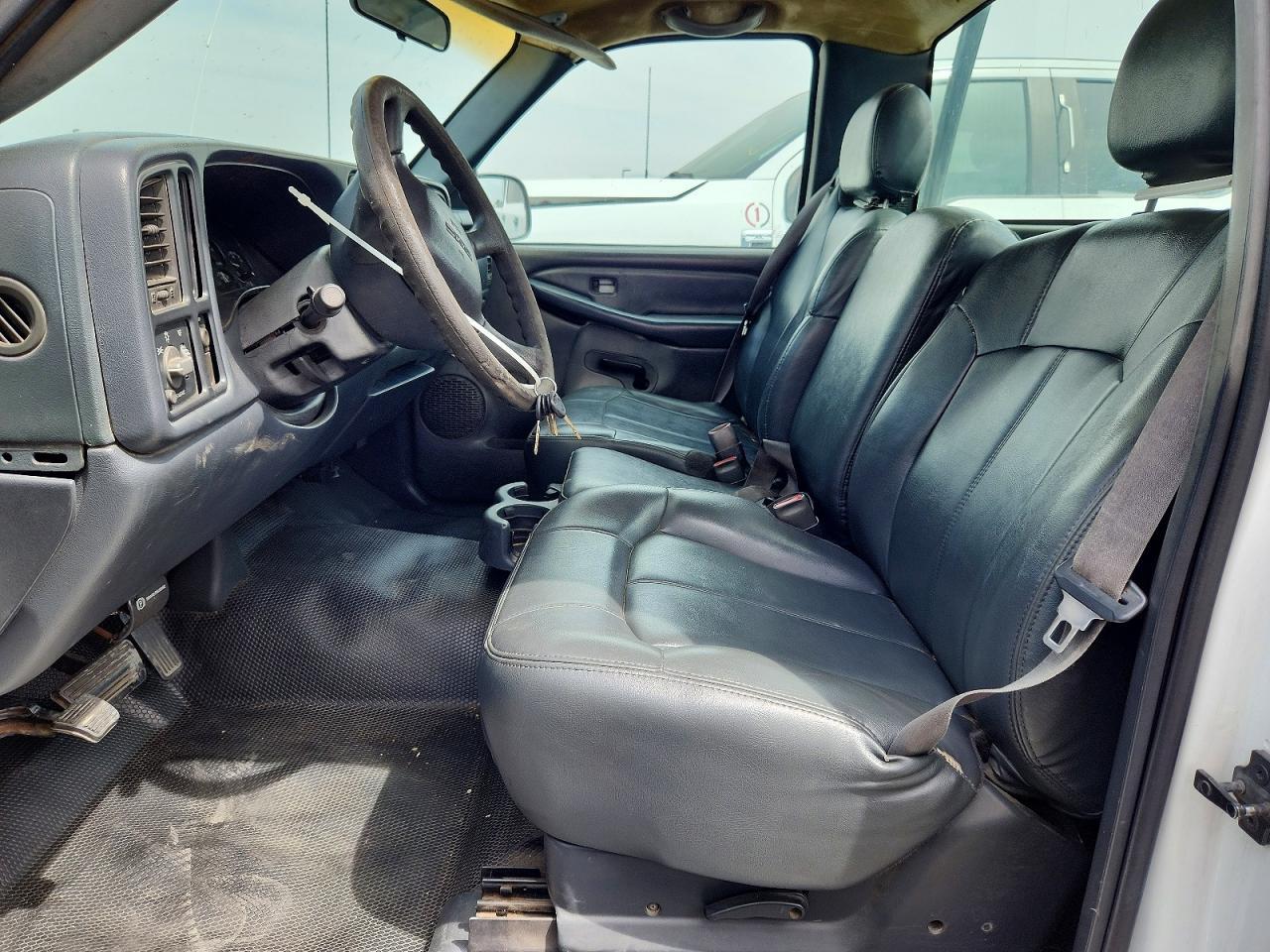 2001 GMC New Sierra C2500