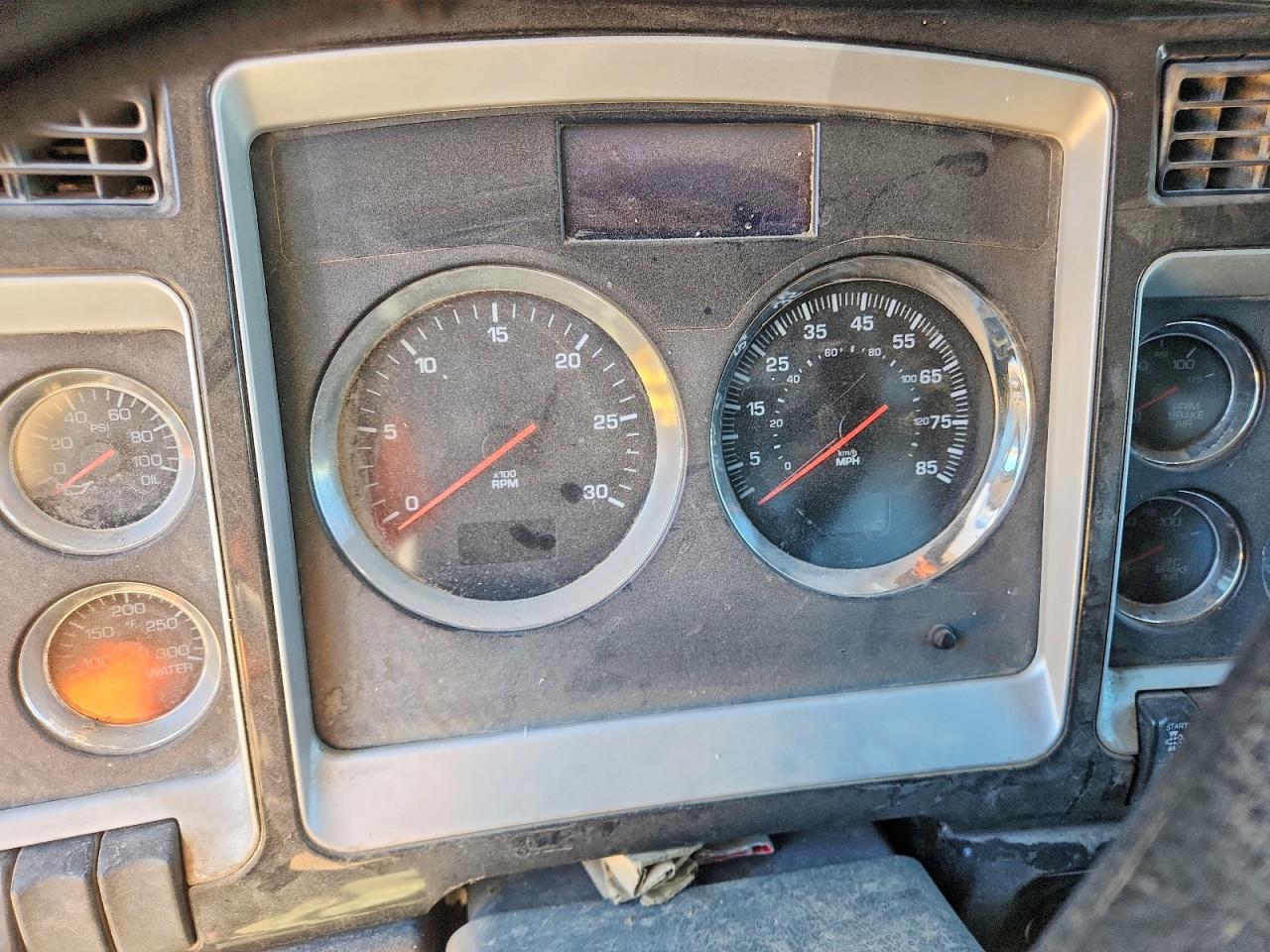 2014 Kenworth Construction W900