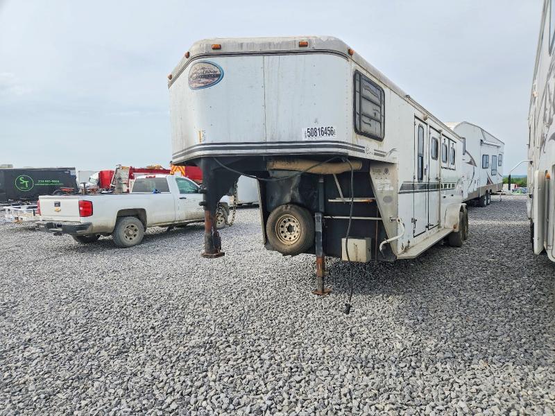 2004 Sundowner Horse Trailer