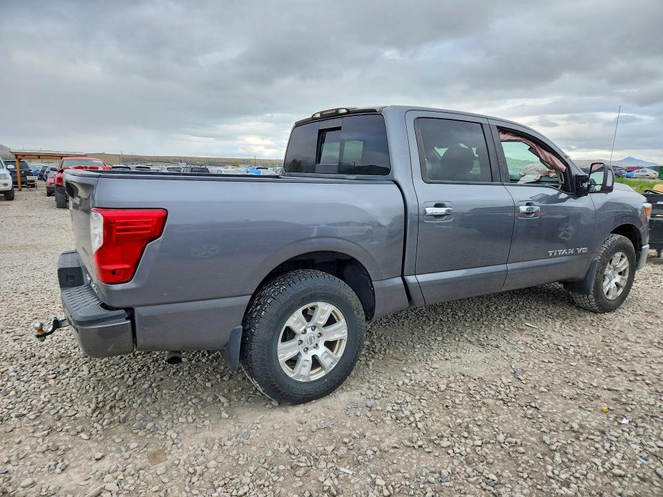2018 Nissan Titan sv