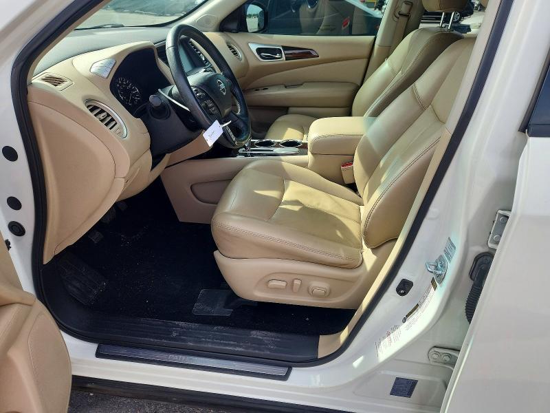 2016 Nissan Pathfinder sl