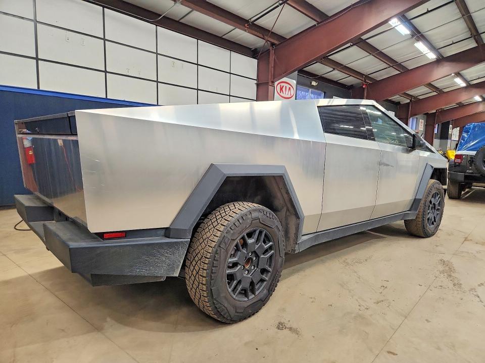 2024 Tesla Cybertruck Cyberbeast