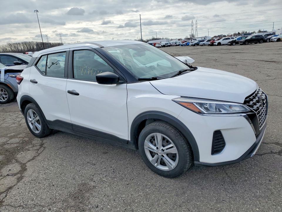 2021 Nissan Kicks s