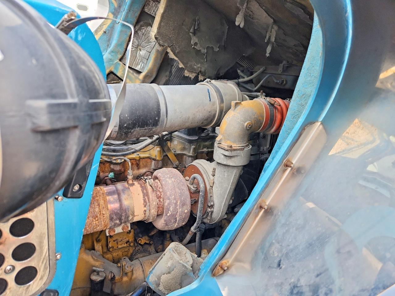 2000 Kenworth W900 Semi Truck