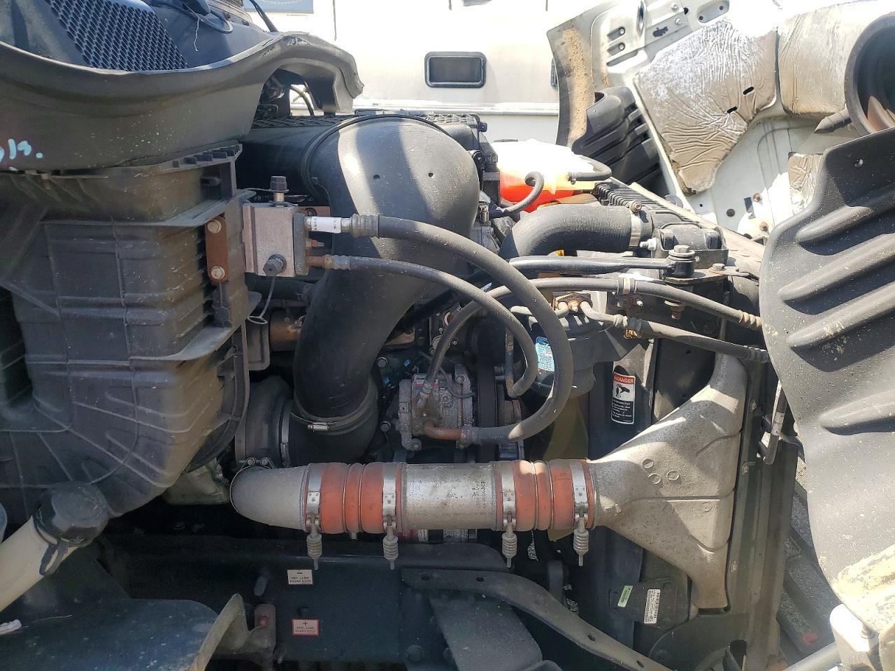 2017 Freigliner 2017 Freightliner Cascadia 113 Semi Truck