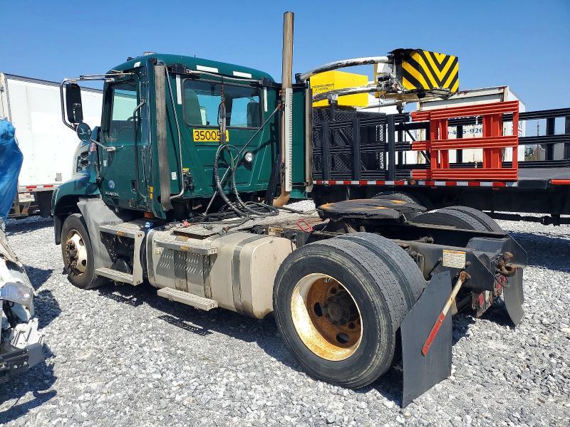 2016 Mack Cxu613 Semi Truck