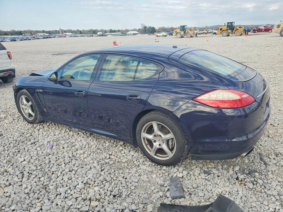 2011 Porsche Panamera 2