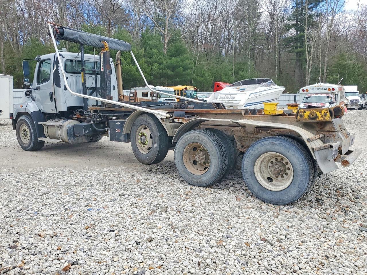 2013 Freightliner 114SD ROLL-OFF Container Truck