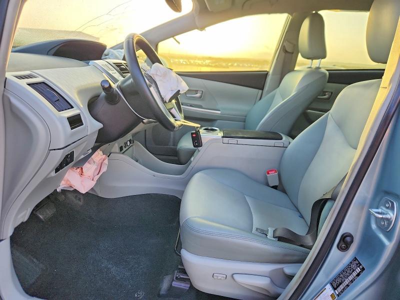 2014 Toyota Prius v Five