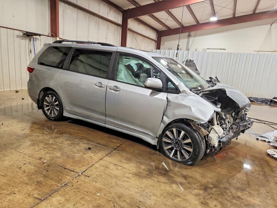 2019 Toyota Sienna xle 7-passenger