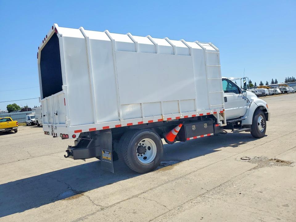 2015 Ford F650 Super Duty Chipper Truck