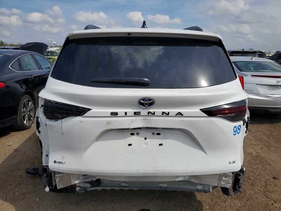 2025 Toyota Sienna le