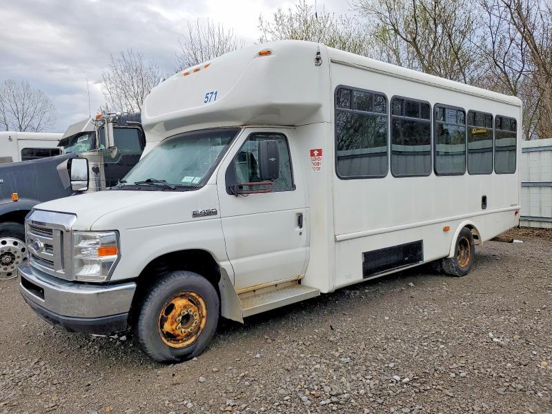 2017 Ford Econoline E450 Super Duty Cutaway van