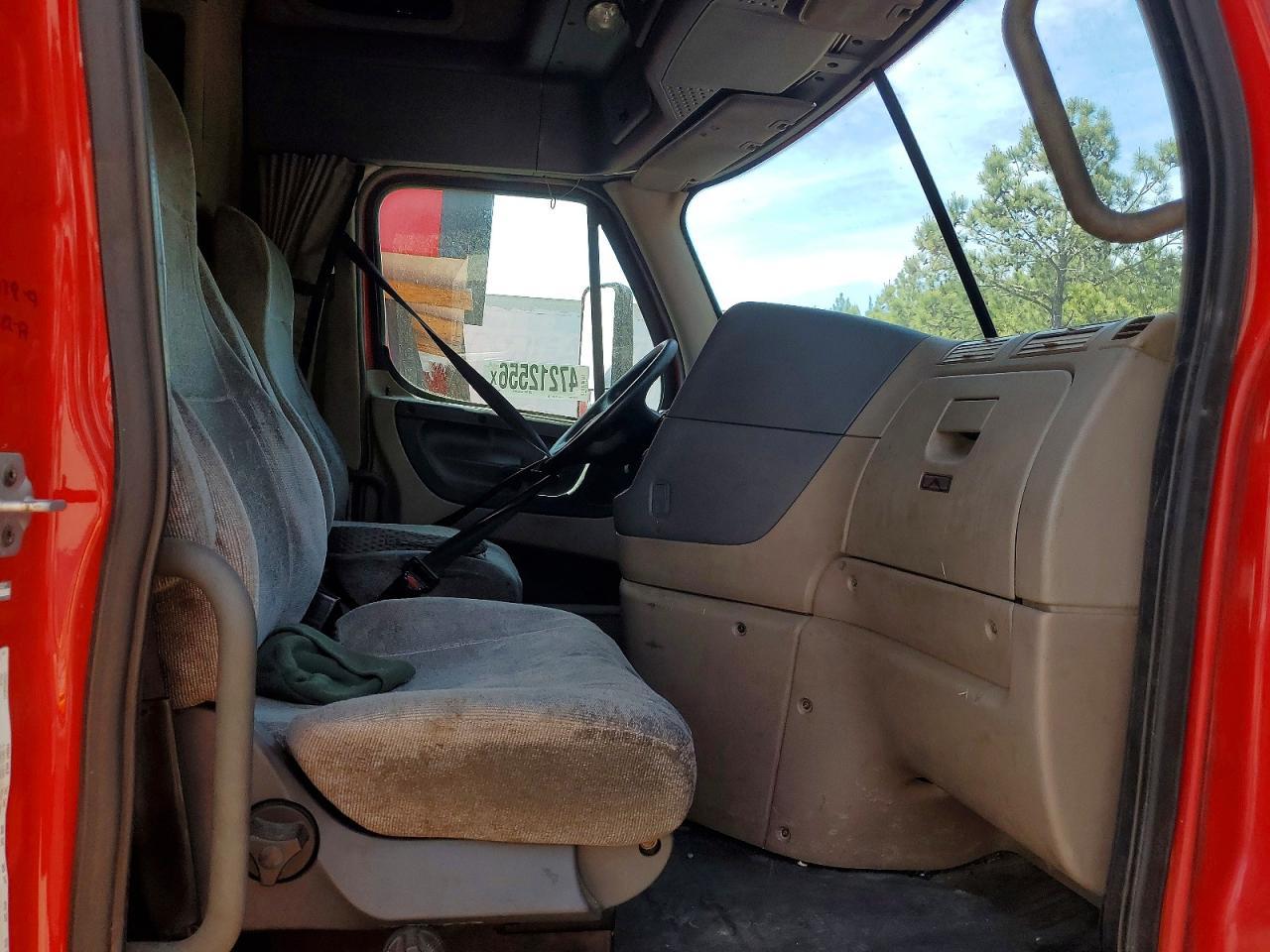 2011 Freigliner 2011 Freightliner Cascadia Semi Truck