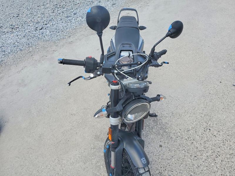 2021 Husqvarna Vitpilen 401/SVARTPILEN 401
