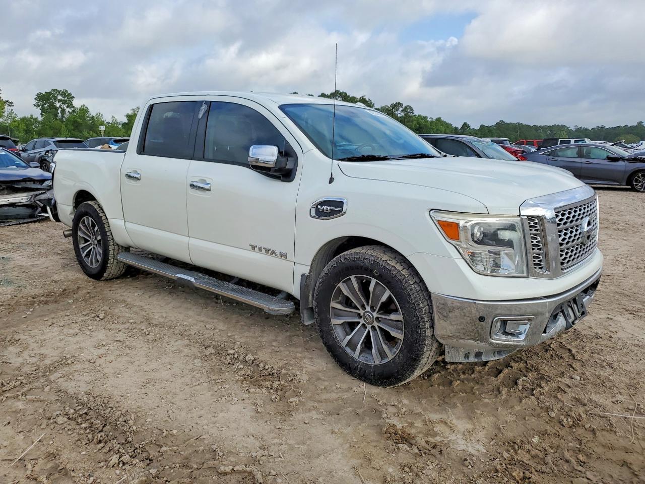 2017 Nissan Titan SL